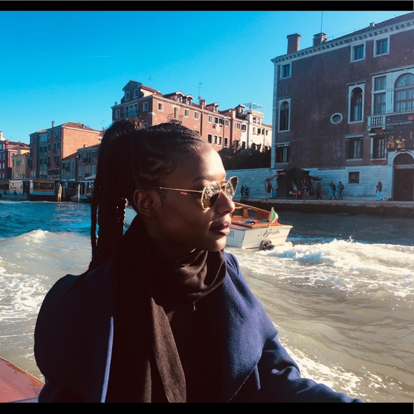 Meet your Posher, Aria - Picture 7 of 8